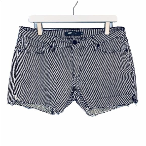 Levi's 524 Skinny Seersucker Cut Off Jean Shorts - Picture 4 of 15